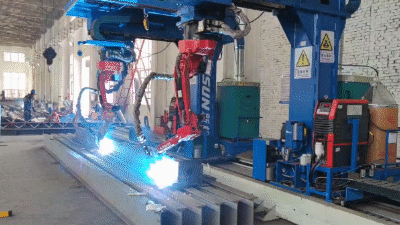 新松机器人焊接工作站